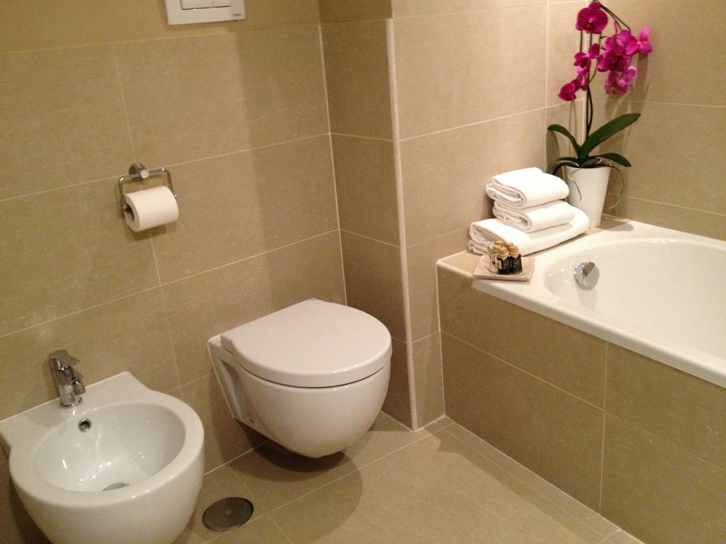 Cavour Forum Suites Рим Номер фото